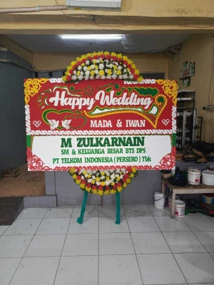 Papan Bunga di Stasiun Gambir