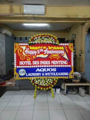 Papan Bunga di Stasiun Gambir