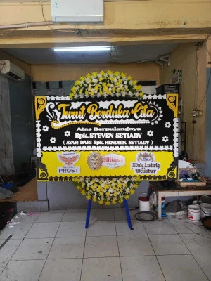 Papan Bunga di Stasiun Gambir