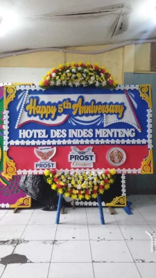 Papan Bunga di Stasiun Gambir