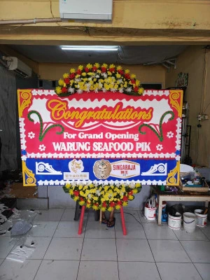 Papan Bunga di Stasiun Gambir