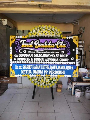 Papan Bunga di Stasiun Gambir